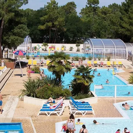 Chez Sandy Et *